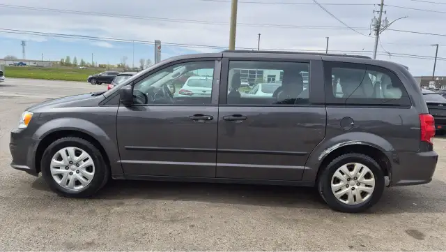 2016 Dodge Grand Caravan CANADA VALUE PACKAGE, WELL MAINTAINED, - Photo 2