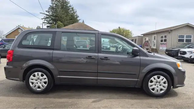 2016 Dodge Grand Caravan CANADA VALUE PACKAGE, WELL MAINTAINED, - Photo 6