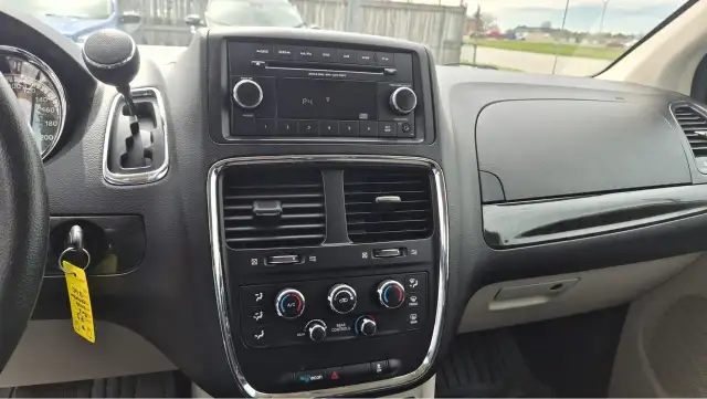 2016 Dodge Grand Caravan CANADA VALUE PACKAGE, WELL MAINTAINED, - Photo 13