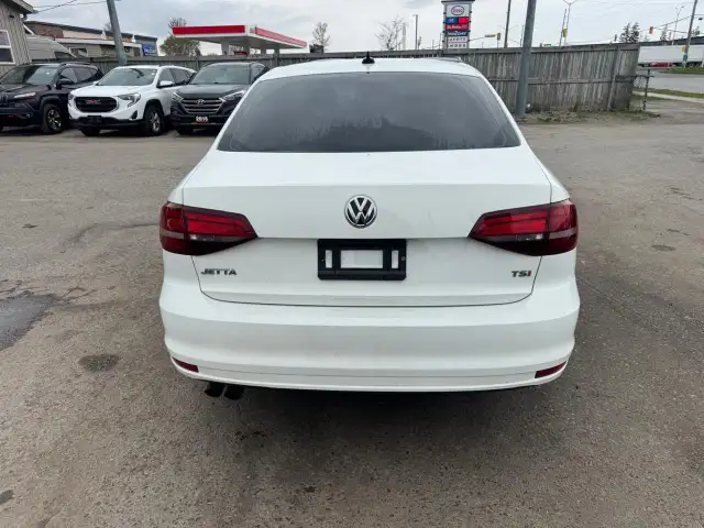 2016 Volkswagen Jetta TRENDLINE, SEDAN, ALLOYS, 4 CYLINDER, CERT - Photo 4