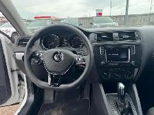 2016 Volkswagen Jetta TRENDLINE, SEDAN, ALLOYS, 4 CYLINDER, CERT - Photo 11