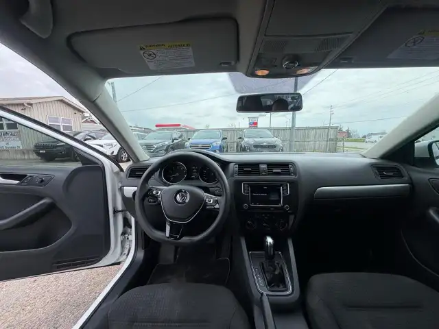 2016 Volkswagen Jetta TRENDLINE, SEDAN, ALLOYS, 4 CYLINDER, CERT - Photo 12
