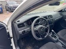 2016 Volkswagen Jetta TRENDLINE, SEDAN, ALLOYS, 4 CYLINDER, CERT - Photo 13