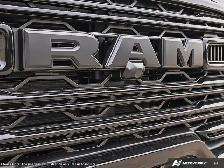 2026 Ram 3500 Laramie Night Edition Mega Cab 4x4 DIESEL Sunroof - Photo 9