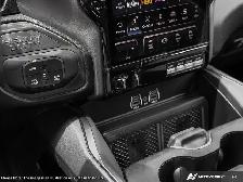 2026 Ram 3500 Laramie Night Edition Mega Cab 4x4 DIESEL Sunroof - Photo 17