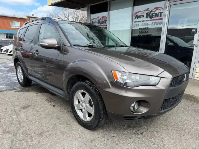 2010 MITSUBISHI Outlander XLS / V6 / AWD / 7 PASSAGERS