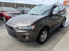 2010 MITSUBISHI Outlander XLS / V6 / AWD / 7 PASSAGERS - Photo 2