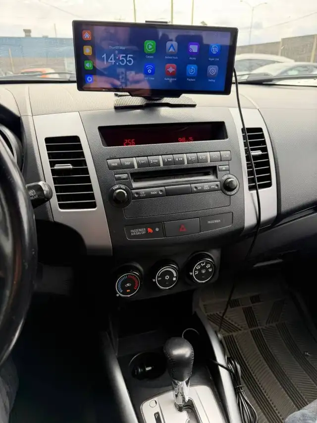 2010 MITSUBISHI Outlander XLS / V6 / AWD / 7 PASSAGERS - Photo 4