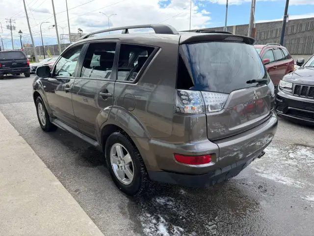 2010 MITSUBISHI Outlander XLS / V6 / AWD / 7 PASSAGERS - Photo 6