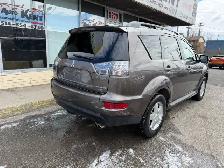 2010 MITSUBISHI Outlander XLS / V6 / AWD / 7 PASSAGERS - Photo 7
