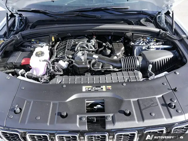 2025 Jeep Grand Cherokee OVERLAND | 4X4 | PANO ROOF | NAV | LTHR - Photo 6