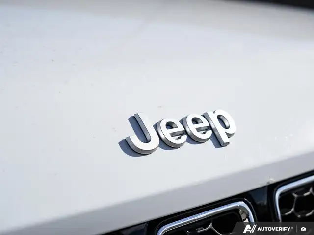 2025 Jeep Grand Cherokee OVERLAND | 4X4 | PANO ROOF | NAV | LTHR - Photo 7
