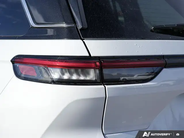 2025 Jeep Grand Cherokee OVERLAND | 4X4 | PANO ROOF | NAV | LTHR - Photo 10