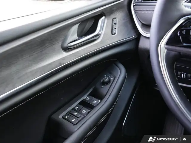 2025 Jeep Grand Cherokee OVERLAND | 4X4 | PANO ROOF | NAV | LTHR - Photo 15