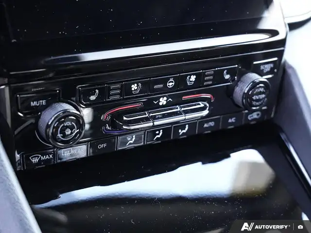 2025 Jeep Grand Cherokee OVERLAND | 4X4 | PANO ROOF | NAV | LTHR - Photo 19