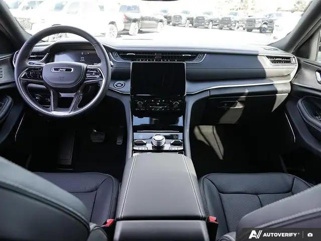 2025 Jeep Grand Cherokee OVERLAND | 4X4 | PANO ROOF | NAV | LTHR - Photo 24