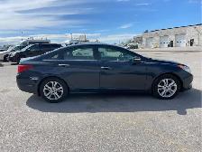 2011 Hyundai SONATA - Photo 4