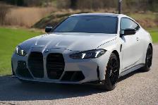 2025 BMW M4 - Photo 2