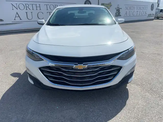2021 Chevrolet Malibu - Photo 2
