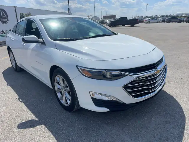 2021 Chevrolet Malibu - Photo 3