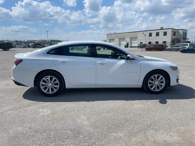 2021 Chevrolet Malibu - Photo 4