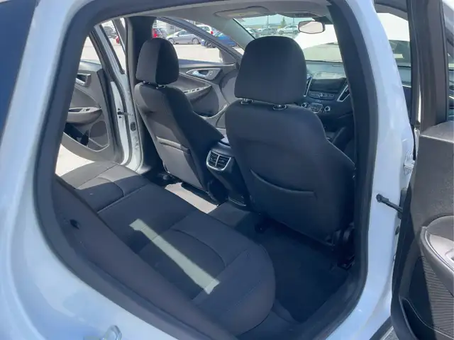 2021 Chevrolet Malibu - Photo 14