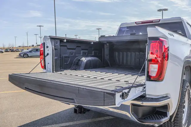 2026 GMC Sierra 1500 SLE - Photo 8