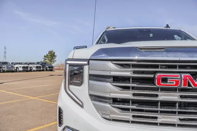 2026 GMC Sierra 1500 SLE - Photo 11