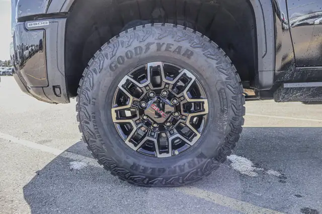 2026 GMC Sierra 2500HD AT4X - Photo 13
