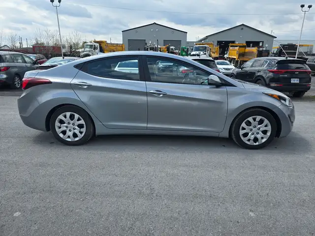 2015 Hyundai Elantra GL - Photo 3