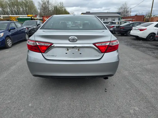 2016 Toyota Camry XLE - Photo 6