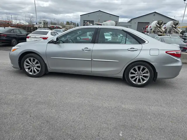 2016 Toyota Camry XLE - Photo 8