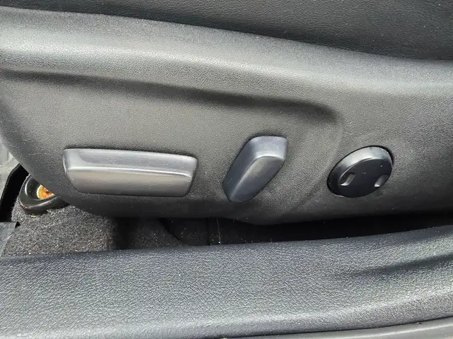 2016 Toyota Camry XLE - Photo 11