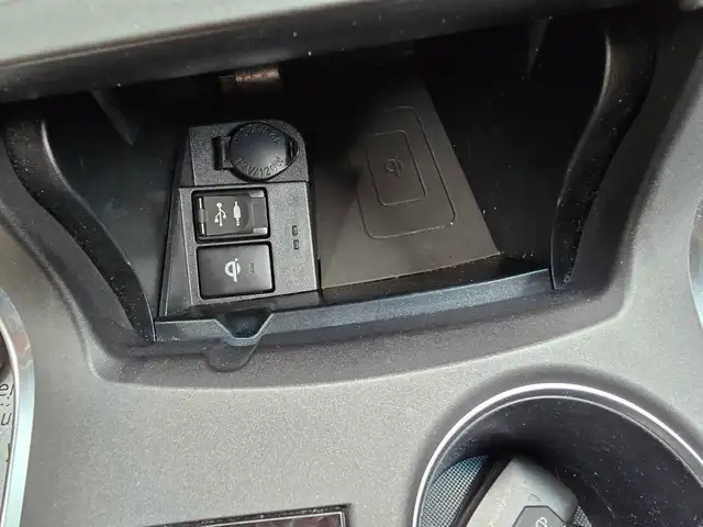 2016 Toyota Camry XLE - Photo 18