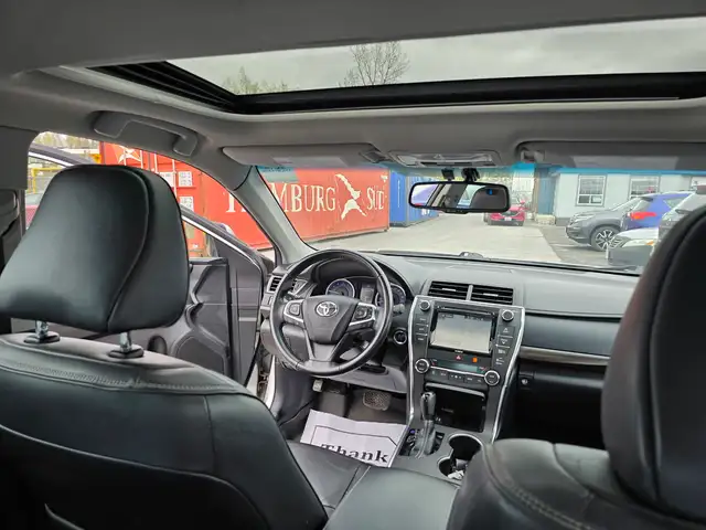 2016 Toyota Camry XLE - Photo 25