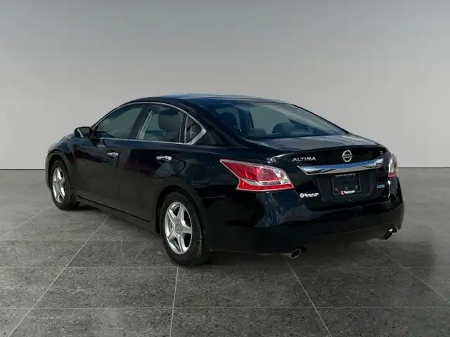 2013 Nissan Altima 2.5 S / FWD - Photo 5