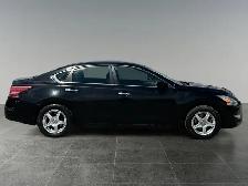 2013 Nissan Altima 2.5 S / FWD - Photo 9