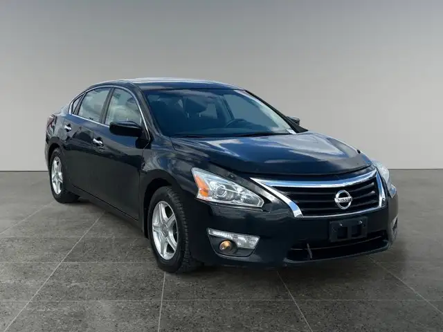2013 Nissan Altima 2.5 S / FWD - Photo 10