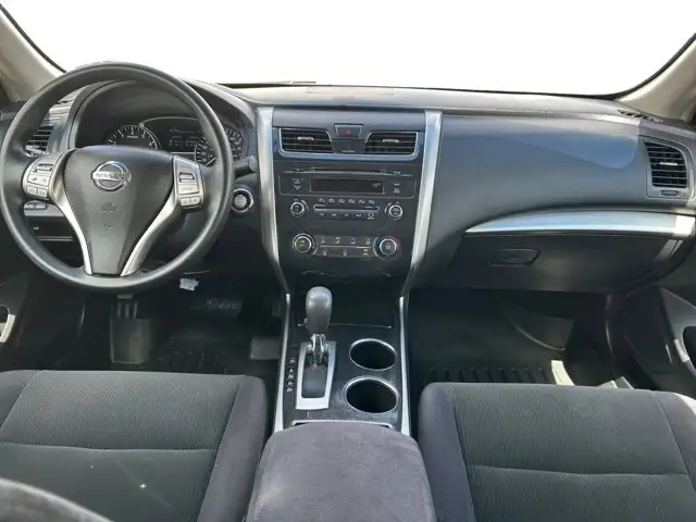2013 Nissan Altima 2.5 S / FWD - Photo 14