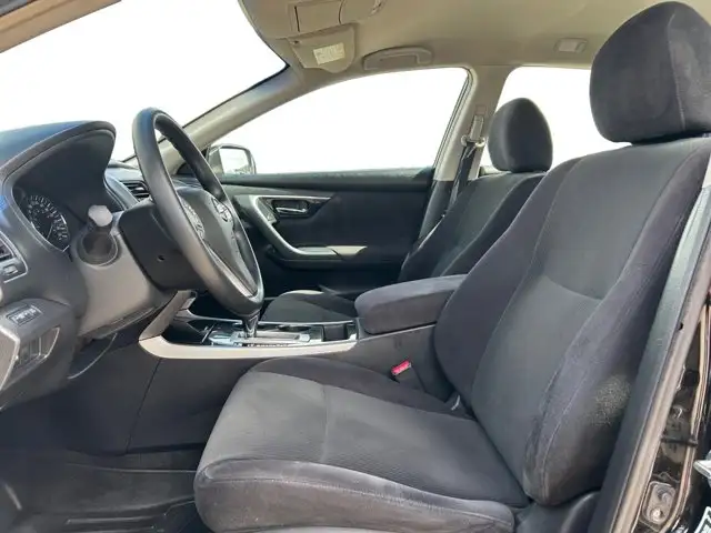 2013 Nissan Altima 2.5 S / FWD - Photo 16