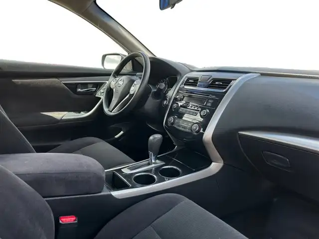 2013 Nissan Altima 2.5 S / FWD - Photo 18