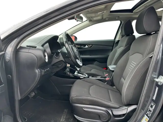 2021 Kia Forte EX / FWD - Photo 17