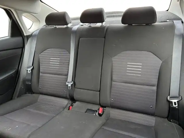 2021 Kia Forte EX / FWD - Photo 18