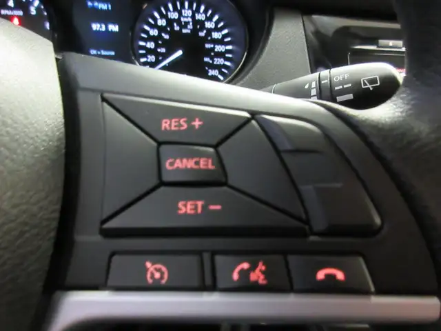 NISSAN ROGUE 2017 S AWD SIEGES CHAUFFANT CAMERA RECUL BLUETOOTH - Photo 8