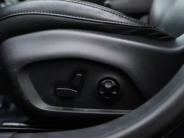 2018 Jeep Compass Trailhawk, 4x4, Panoramic Roof, Beats Audio, T - Photo 17