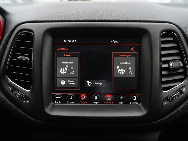 2018 Jeep Compass Trailhawk, 4x4, Panoramic Roof, Beats Audio, T - Photo 27