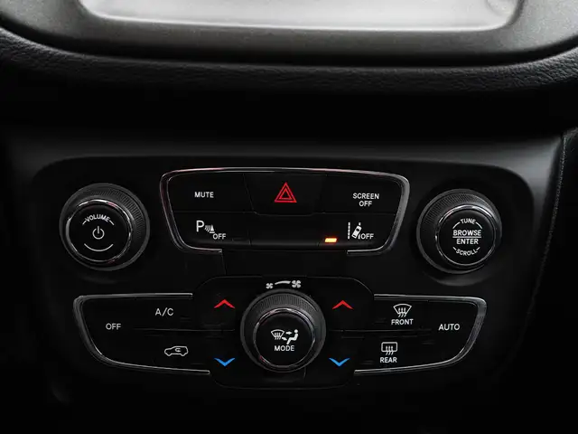 2018 Jeep Compass Trailhawk, 4x4, Panoramic Roof, Beats Audio, T - Photo 29