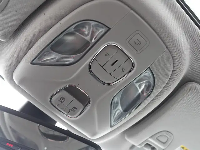 2018 Jeep Compass Trailhawk, 4x4, Panoramic Roof, Beats Audio, T - Photo 34