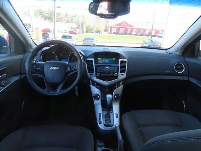 2012 Chevrolet Cruze - Photo 8