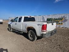 2011 GMC Sierra 1500 - Photo 2